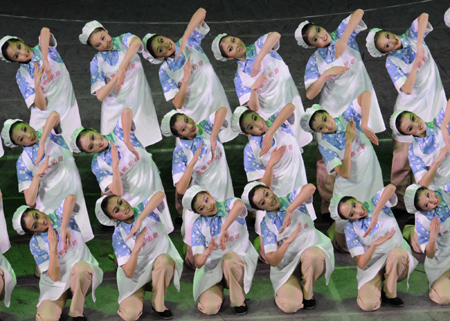 Music and dance epic 'Road to Revival' held in Beijing