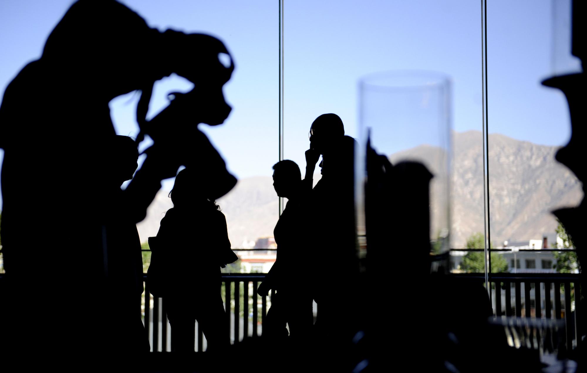 Tibet's first five-star hotel opens in Lhasa