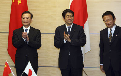 China, Japan agree to properly handle East China Sea issue
