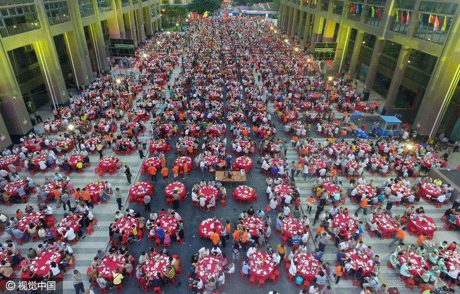 Housewarming feast in Guangzhou hosts 15,000 villagers