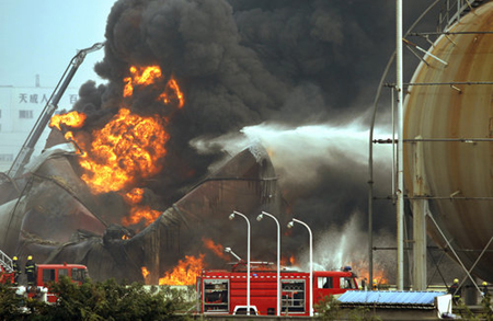 No injury in chemical plant fire in Zhejiang