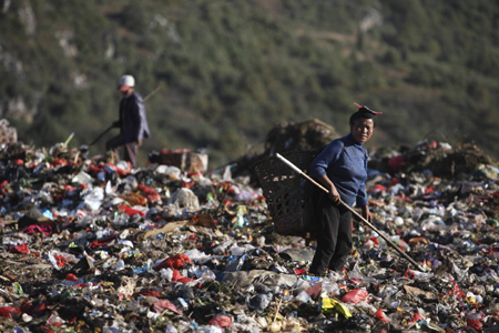 Kunming lacks of garbage disposal