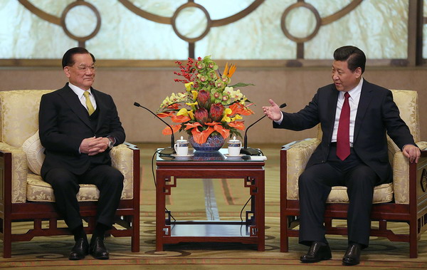 Xi Jinping meets KMT honorary chairman