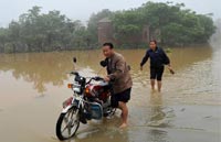 8 dead, 2 missing in South China rainstorms