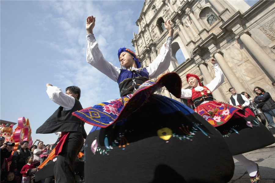 100 photographers' focus on Macao