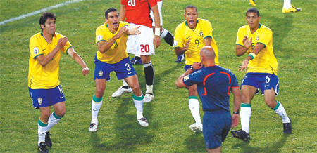 Kaka defends controversial penalty decision in close win