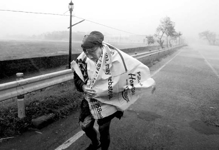 Megi slams the Philippines, the biggest typhoon in years