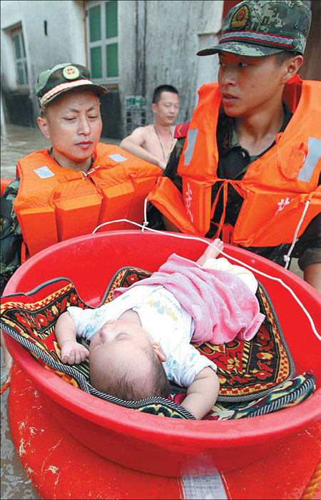 Typhoon wreaks havoc in the south