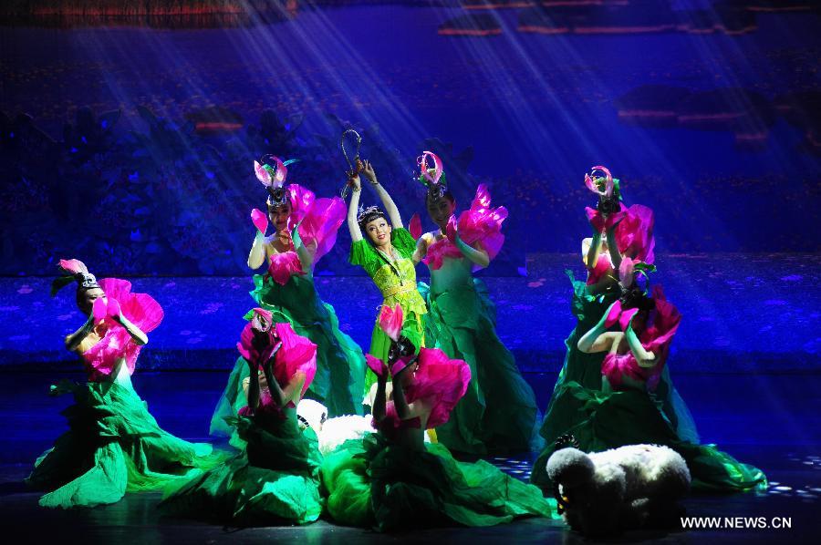 Drama 'Moon over the Helan Mountain' staged in Indonesia