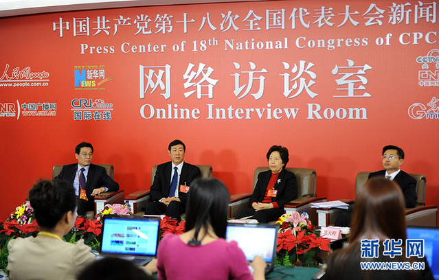 胡澤君：把強(qiáng)化自身監(jiān)督與法律監(jiān)督放在同等重要地位