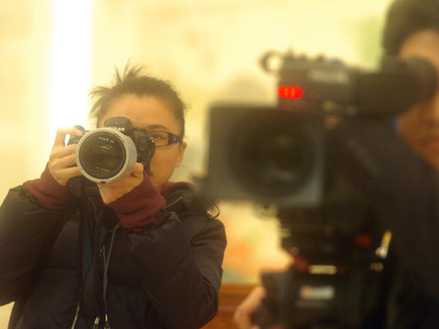 2010兩會：女記者身影