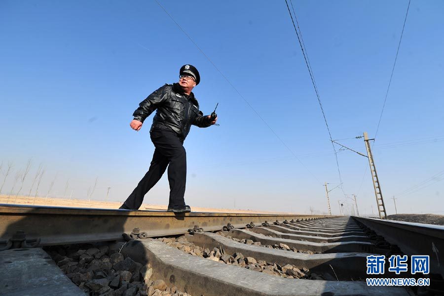 新春走基層：春運衛士，36公里的獨自守護