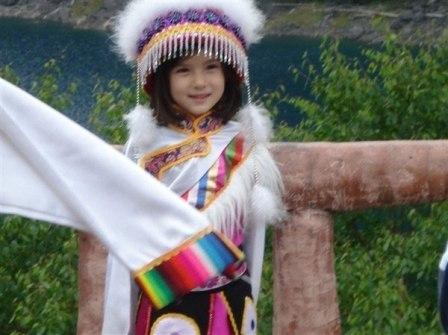 九寨溝最美小蘿莉爆紅 網(wǎng)友集呼“被秒殺”