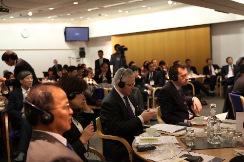 中英互聯(lián)網(wǎng)圓桌會(huì)議舉行 王晨強(qiáng)調(diào)推進(jìn)互聯(lián)網(wǎng)發(fā)展