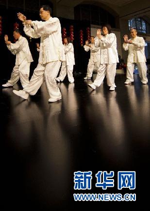 加拿大安大略皇家博物館辦廟會迎春節