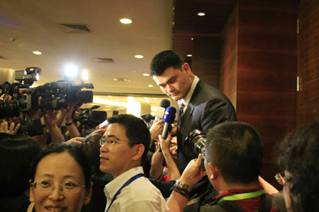 姚明博鰲亞洲論壇青年領袖圓桌會議定義“幸福”