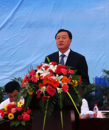 “魅力蘭山杯”2011中美澳藝術(shù)滑水對(duì)抗賽臨沂開(kāi)賽