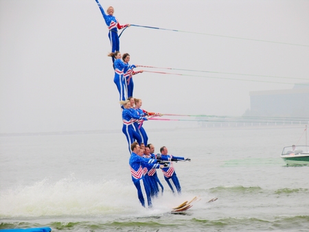 “魅力蘭山杯”2011中美澳藝術(shù)滑水對(duì)抗賽臨沂開賽