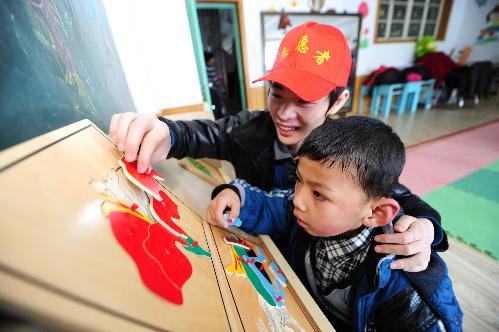 做一只蠟燭，帶給別人光亮和溫暖