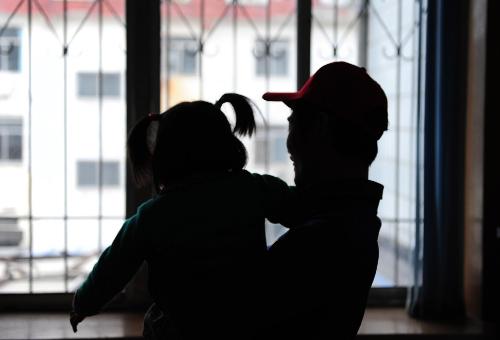 做一只蠟燭，帶給別人光亮和溫暖