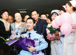 90后“最美學(xué)警”感動(dòng)社會(huì) 李博亞：不后悔