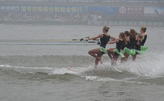 中美澳藝術滑水賽拉開序幕 美澳精彩創意引爆全場