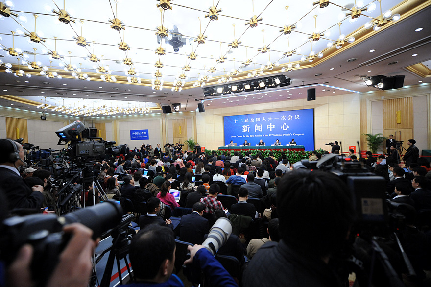 民政部就“保障基本民生，發(fā)展社會(huì)服務(wù)”答記者問(wèn)