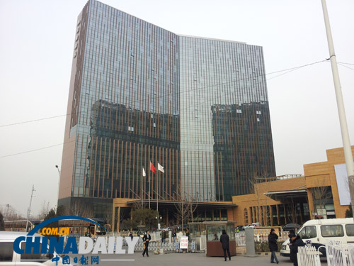 本網獨家探訪政協委員駐地：進入酒店需有“內應”