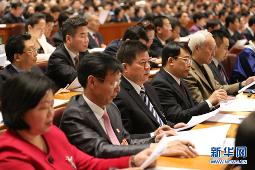 人大會議開幕 代表委員聽取政府工作報告