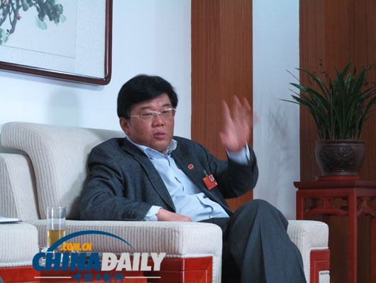 加強(qiáng)“銀企合作”引導(dǎo) 提升“走出去”水平——訪全國(guó)人大代表、中鐵四局集團(tuán)有限公司總經(jīng)理許寶成