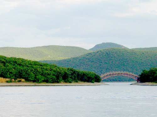 特色海南之紅色的樂東毛公山