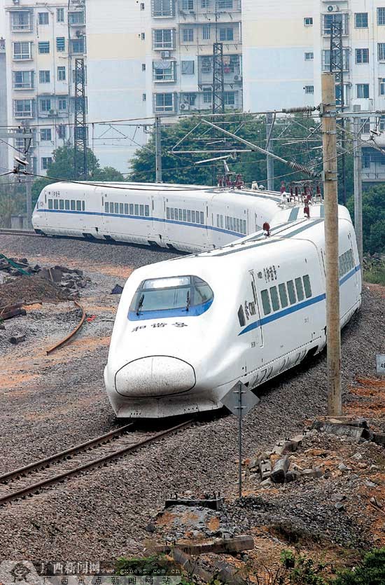 動(dòng)車(chē)加盟春運(yùn) 讓回家路途不再遙遠(yuǎn)(組圖)