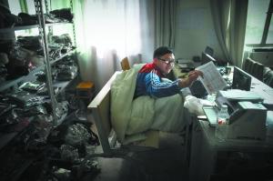 義烏一院校專門培養(yǎng)“網(wǎng)絡(luò)小販”90后年入百萬(wàn)