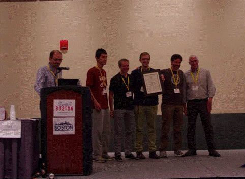 清華大二學生何以給華盛頓大學教授頒獎？