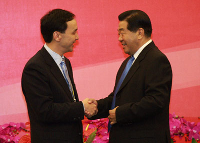 賈慶林會見出席首屆海峽論壇的兩岸各界人士