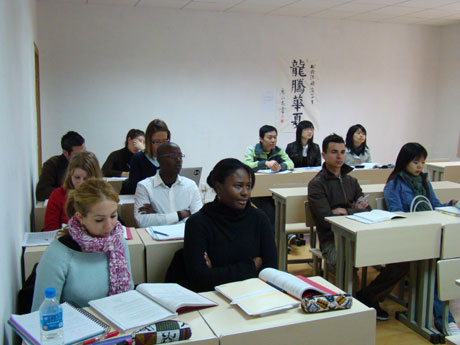 立足本土，全面推進教育國際化——專訪云南財經(jīng)大學(xué)黨委書記羅明義