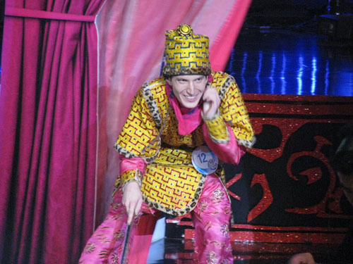 12名選手入圍漢語(yǔ)橋決賽第二場(chǎng)[組圖]