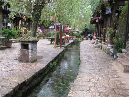 到麗江束河古鎮(zhèn)發(fā)發(fā)呆