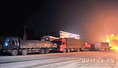 成綿高速油罐車爆炸至少1人死亡(組圖)