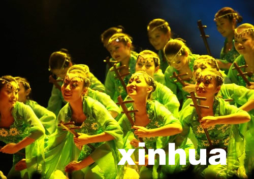 關(guān)注貧困殘疾兒康復(fù)晚會上演