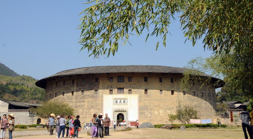 世界文化遺產永定土樓吸引大量海內外游客