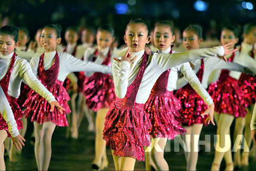 群眾藝術巡游彰顯桂林魅力