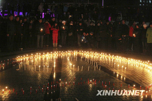 鶴崗數(shù)百名群眾自發(fā)悼念新興煤礦遇難礦工