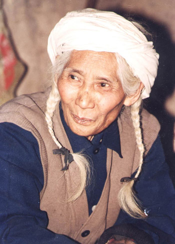 “白毛女”孫女當村官 要實現三個心愿(組圖)