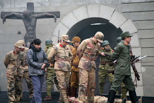 話劇《淪陷》在南京大屠殺紀念館廣場上演