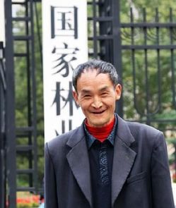 華南虎事件被免局長(zhǎng)仍領(lǐng)工資 周正龍蓋洋樓