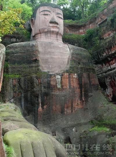 樂山大佛再被惡搞：去年唱歌 今年還要唱“寂寞”