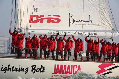 青島市隆重歡迎克利伯環球帆船賽船隊（圖）