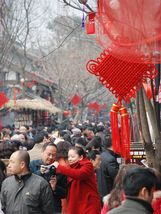 35萬游客共享成都民俗大戲(圖)