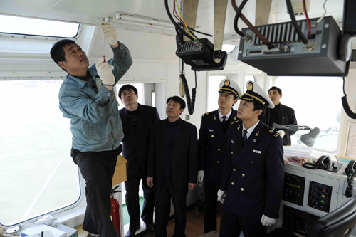 威海海事部門為志愿搜救船配備專業設備（圖）